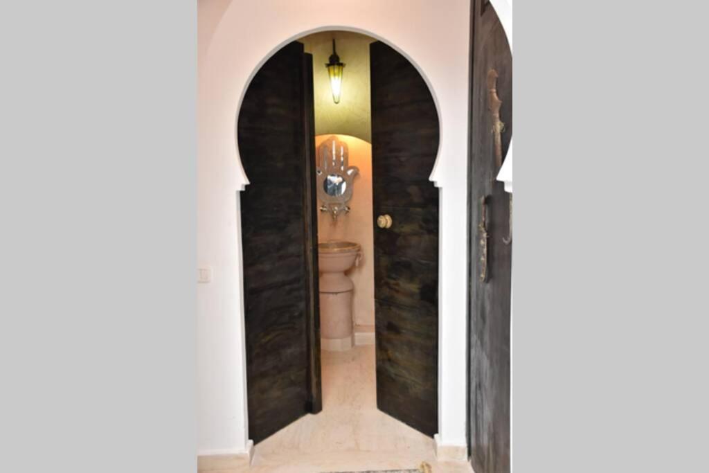 Villa Hannibal Douar ech Chott Exteriör bild