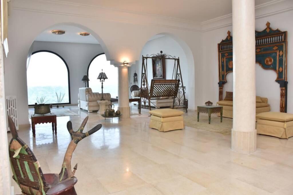 Villa Hannibal Douar ech Chott Exteriör bild